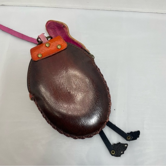 Flamingo Design Leather wristlet Bag. Hand crafted over stitch. Unique. Coins - Picture 3 of 10
